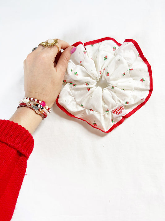 Oversized frilly scrunchie in strawberry print
