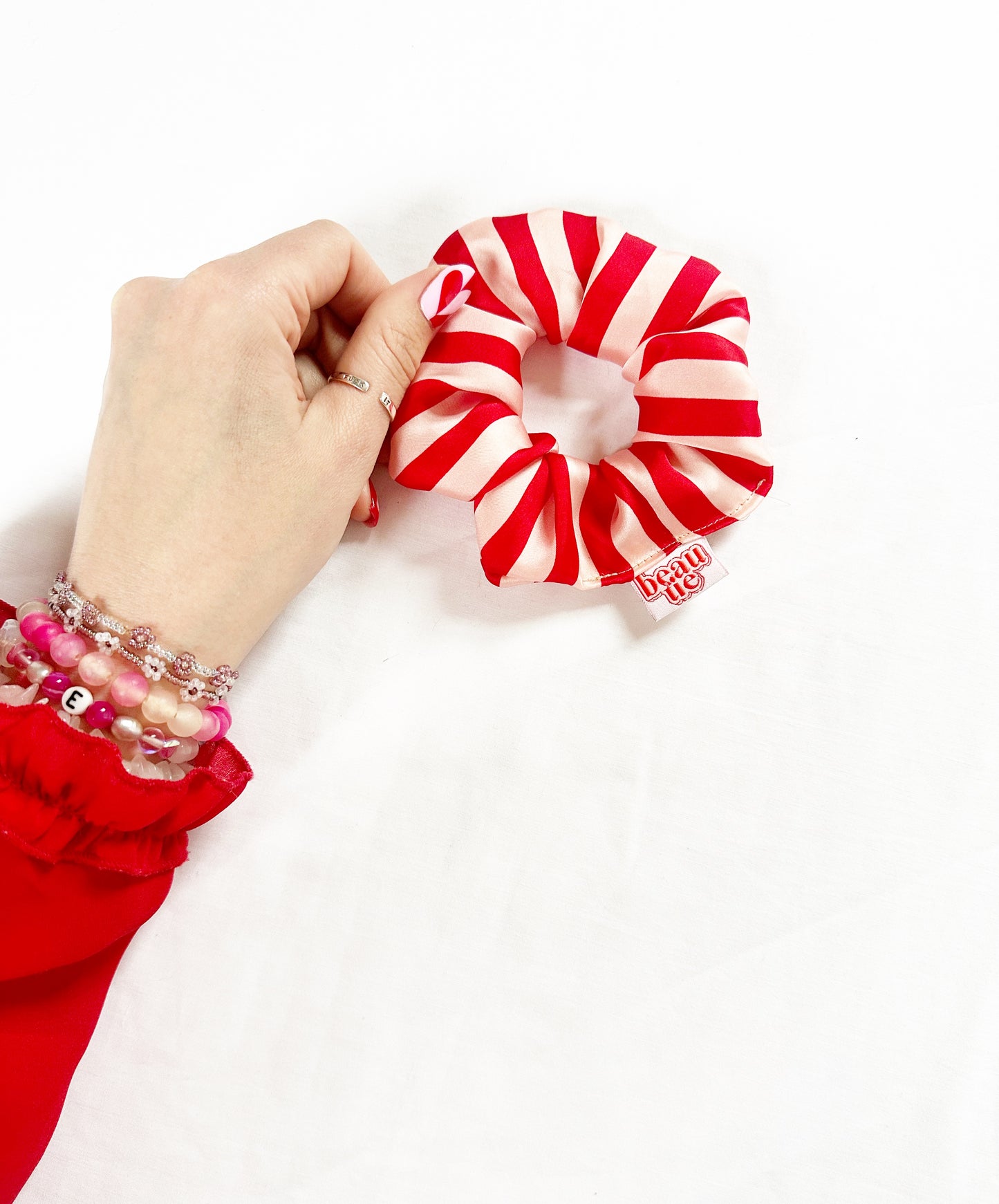 Mini scrunchie in red blush stripe