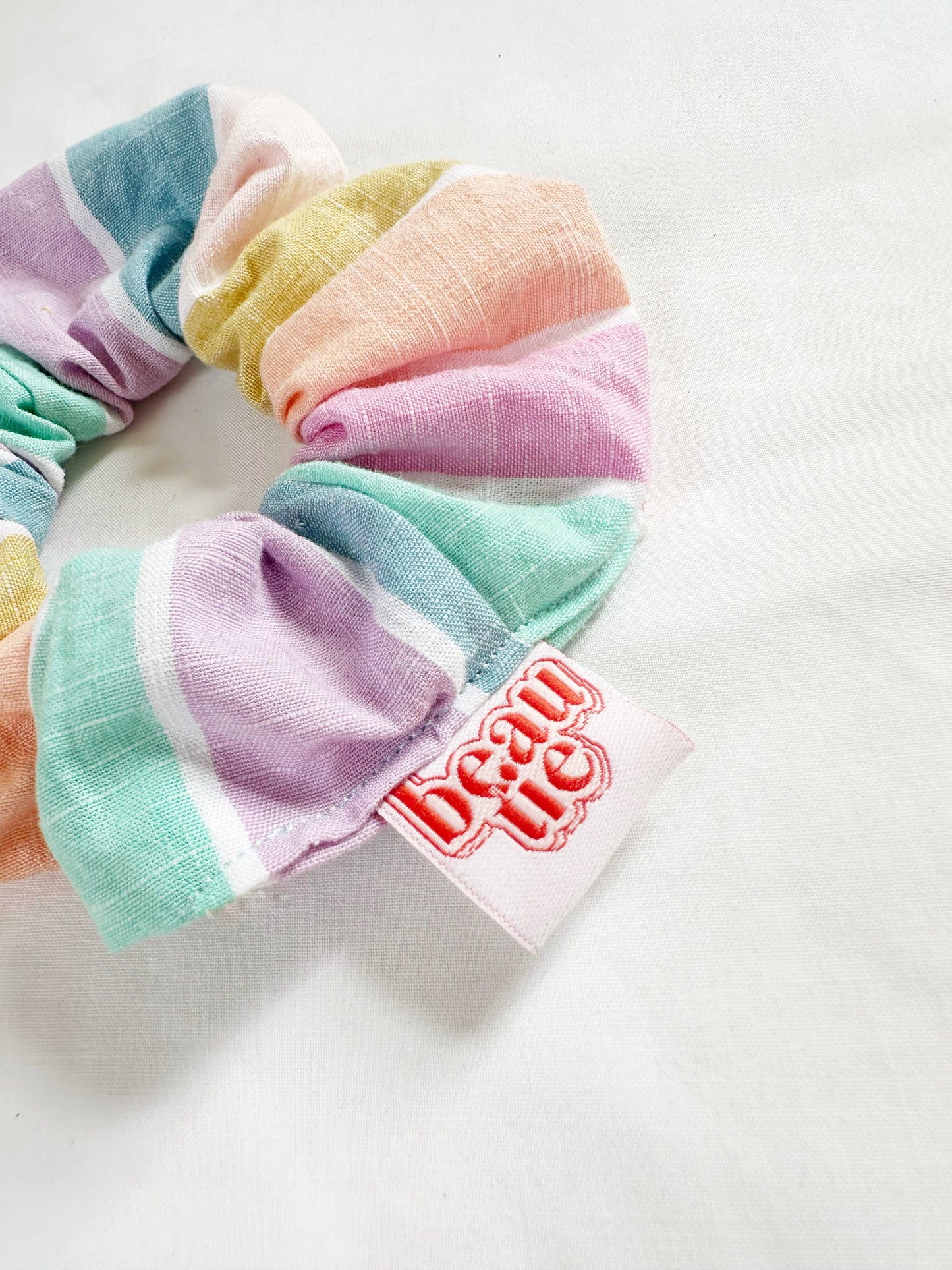Mini scrunchie in pastel beach stripe