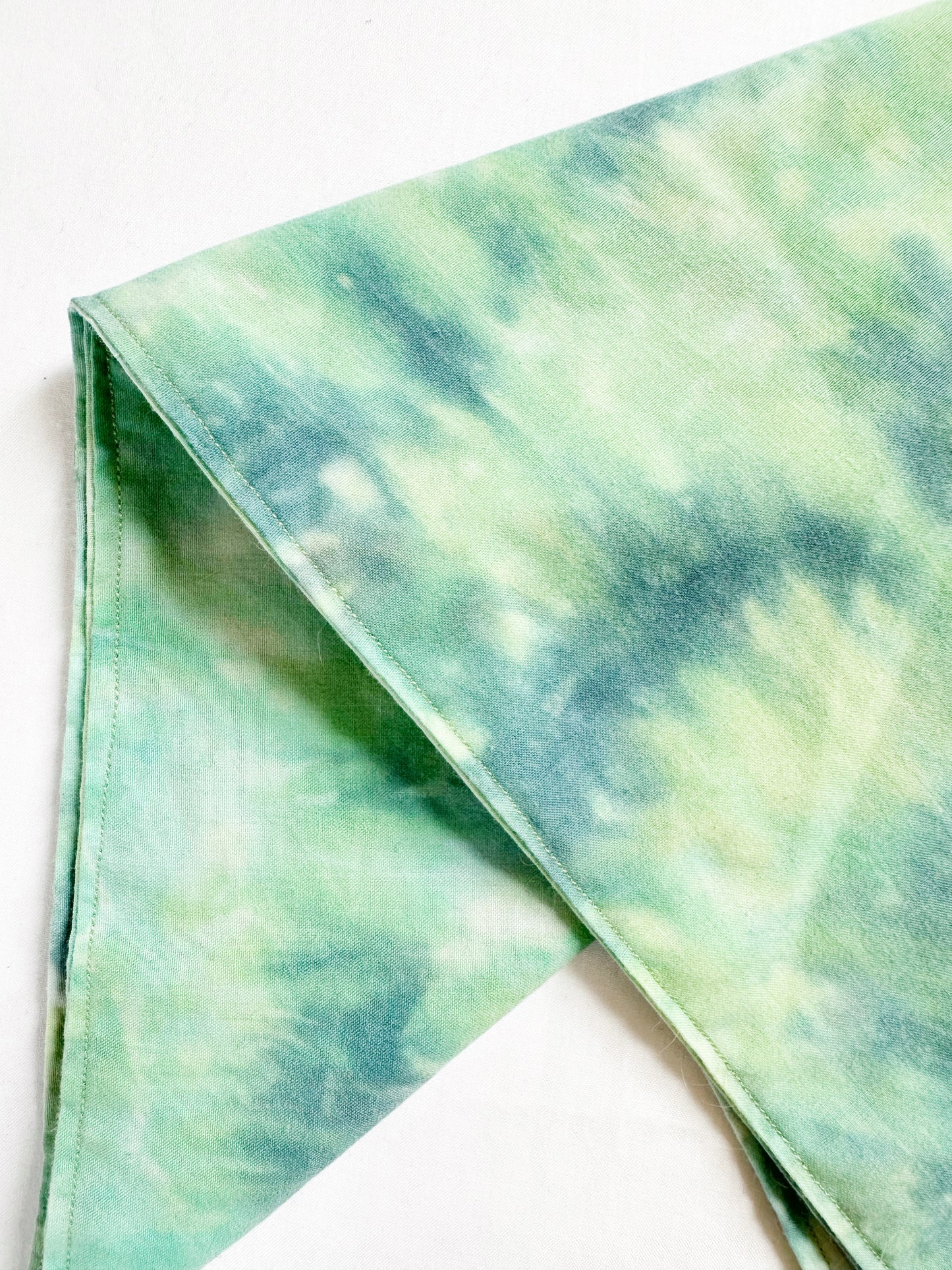 Bandana & neck scarf in green tie dye