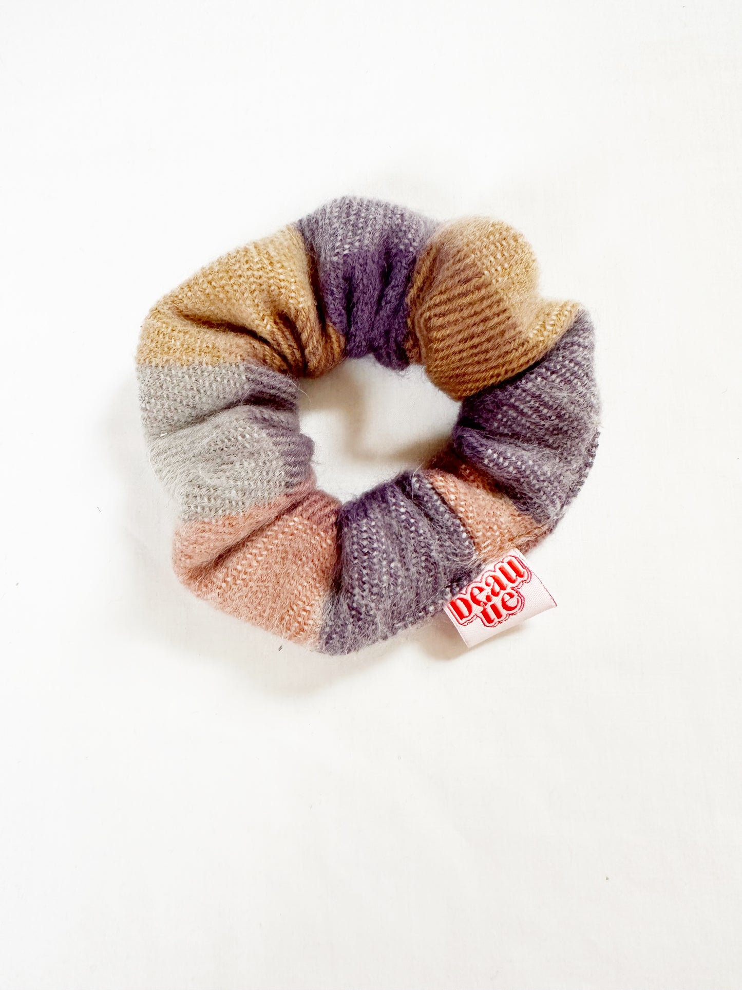 Mini scrunchie in muted tartan wool