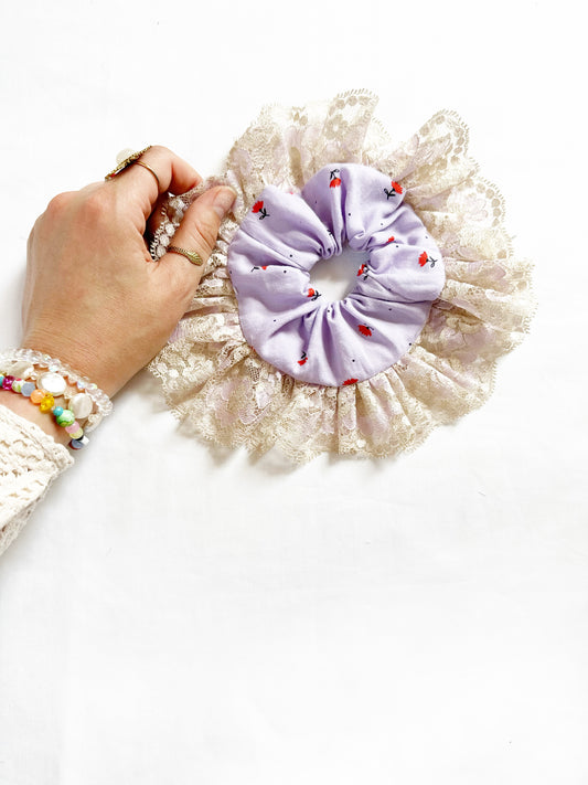 Frilly lace mini scrunchie in lilac floral