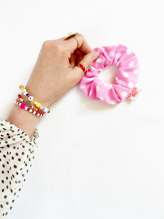 Mini scrunchie in pink polka dot