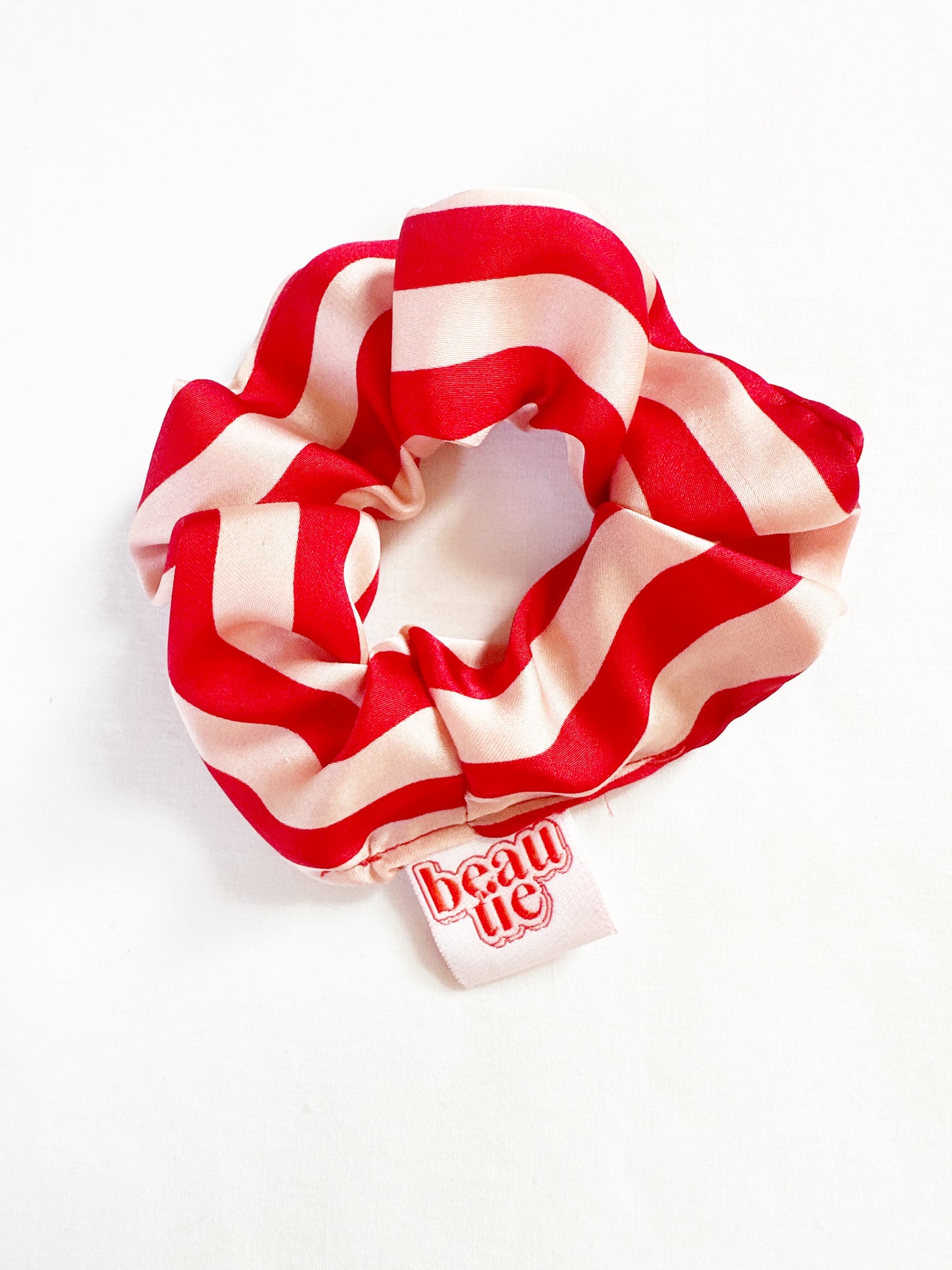 Mini scrunchie in pink and red stripe