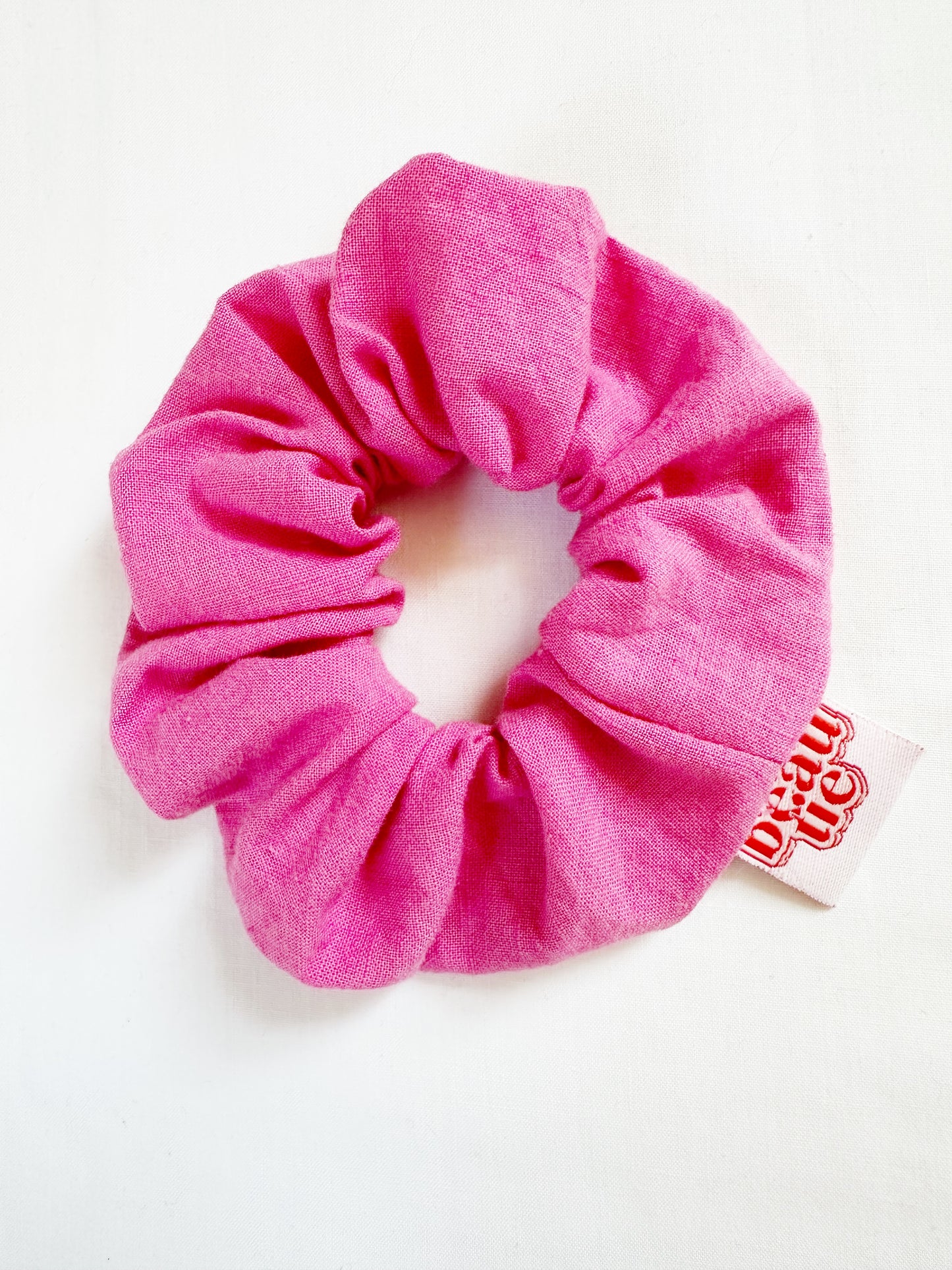 Mini scrunchie in hot pink