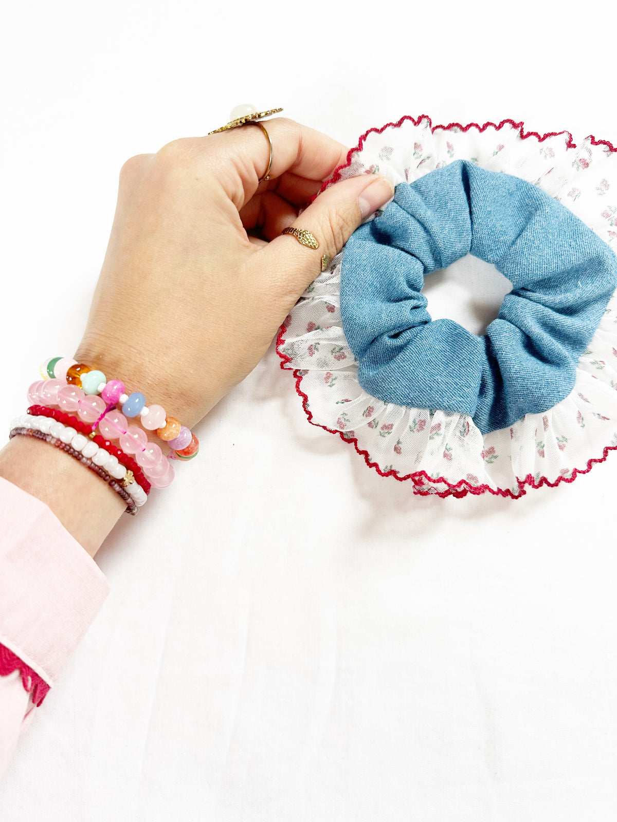 Frilly mini scrunchie in denim and floral
