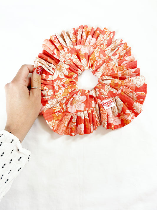 Oversized frilly scrunchie in Betsy coral floral