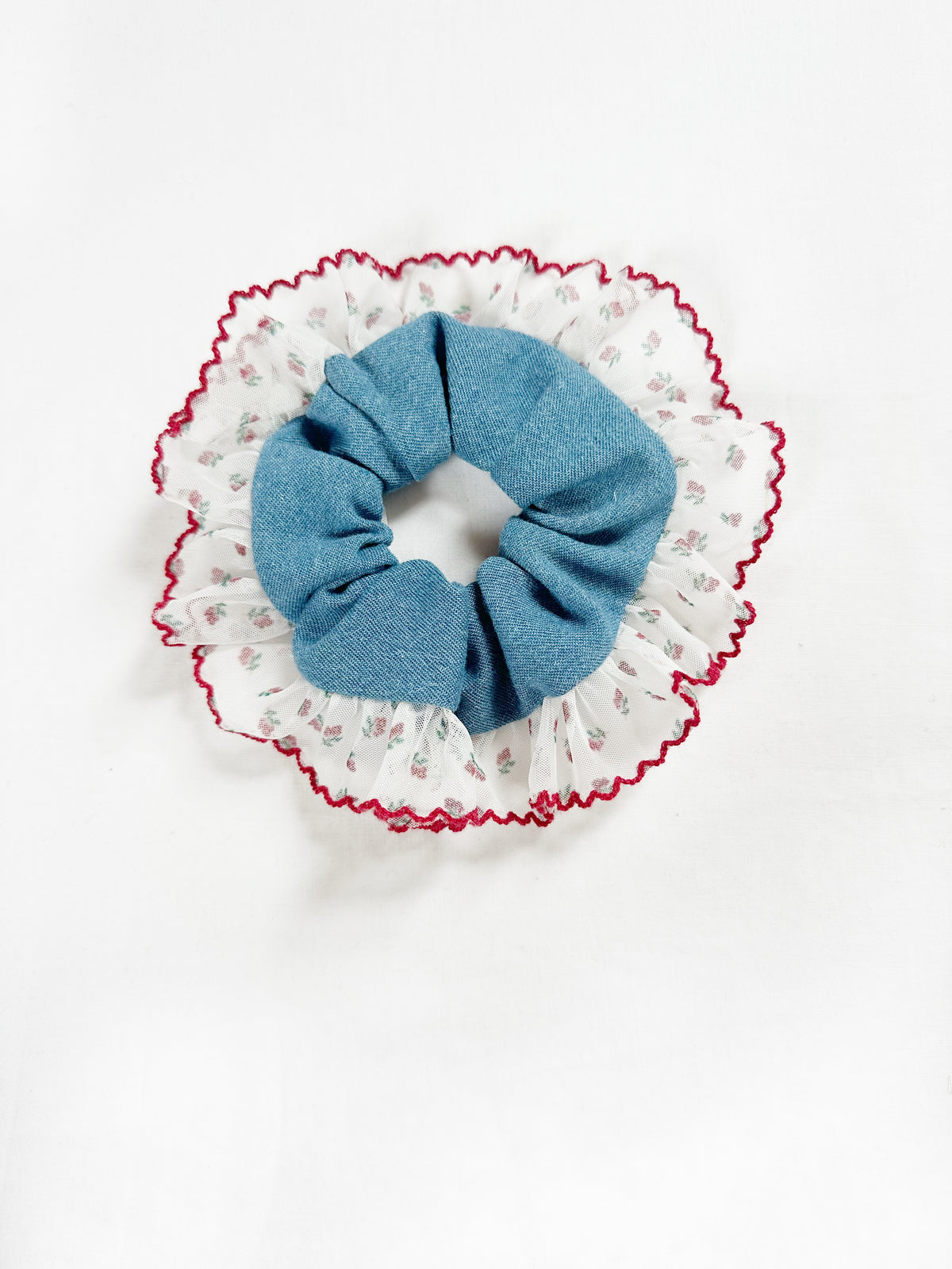Frilly mini scrunchie in denim and floral