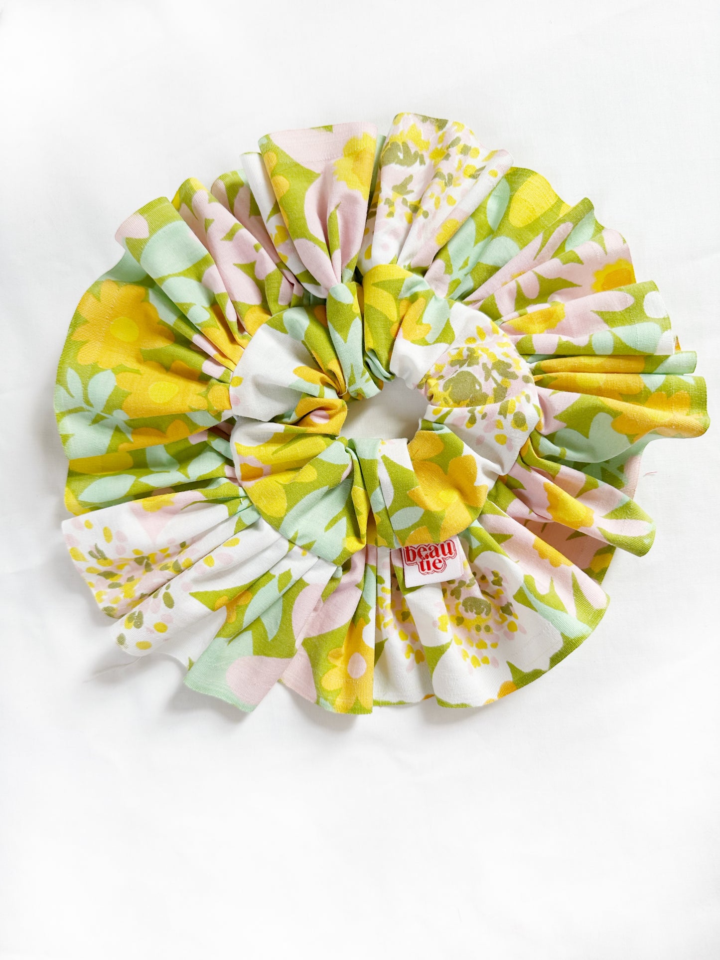 Frilly scrunchie in Flower Power