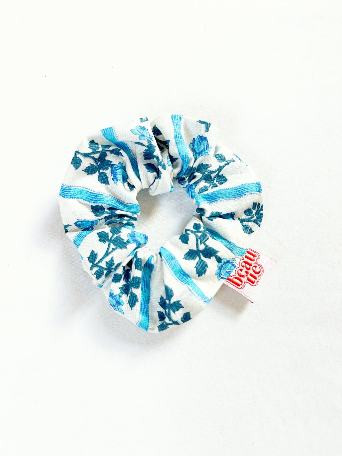 Mini scrunchie in vintage blue roses