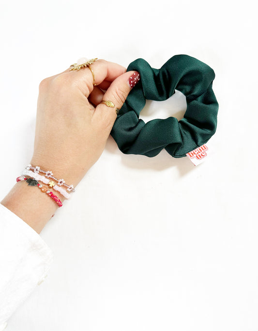 Mini scrunchie in forest green silk