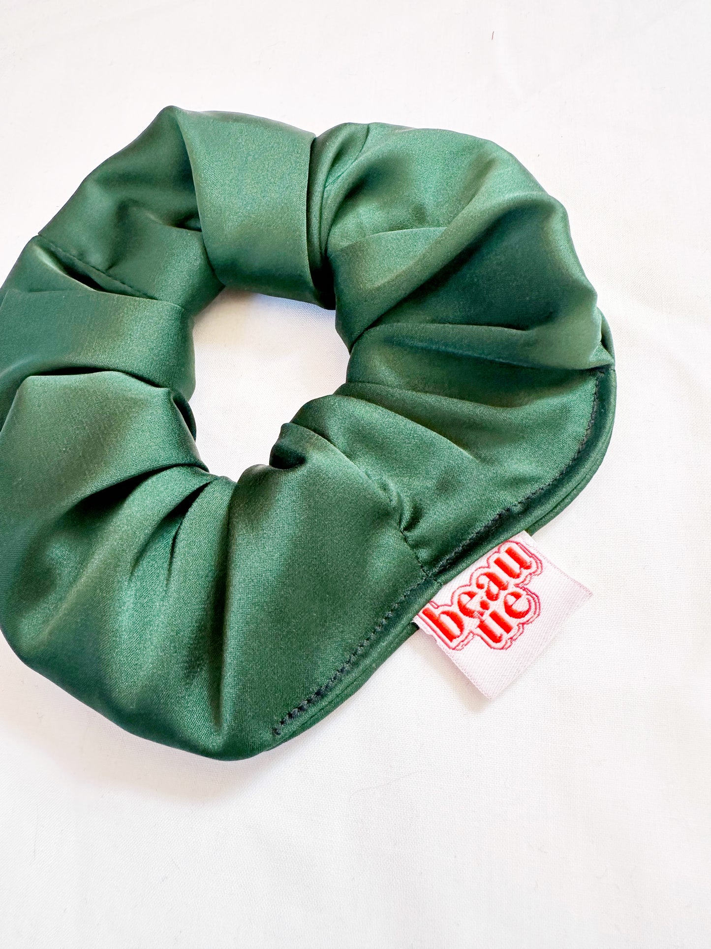 OG scrunchie in hunter green silk