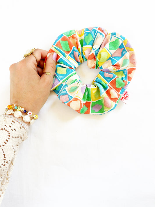 Oversized scrunchie in souvenir print