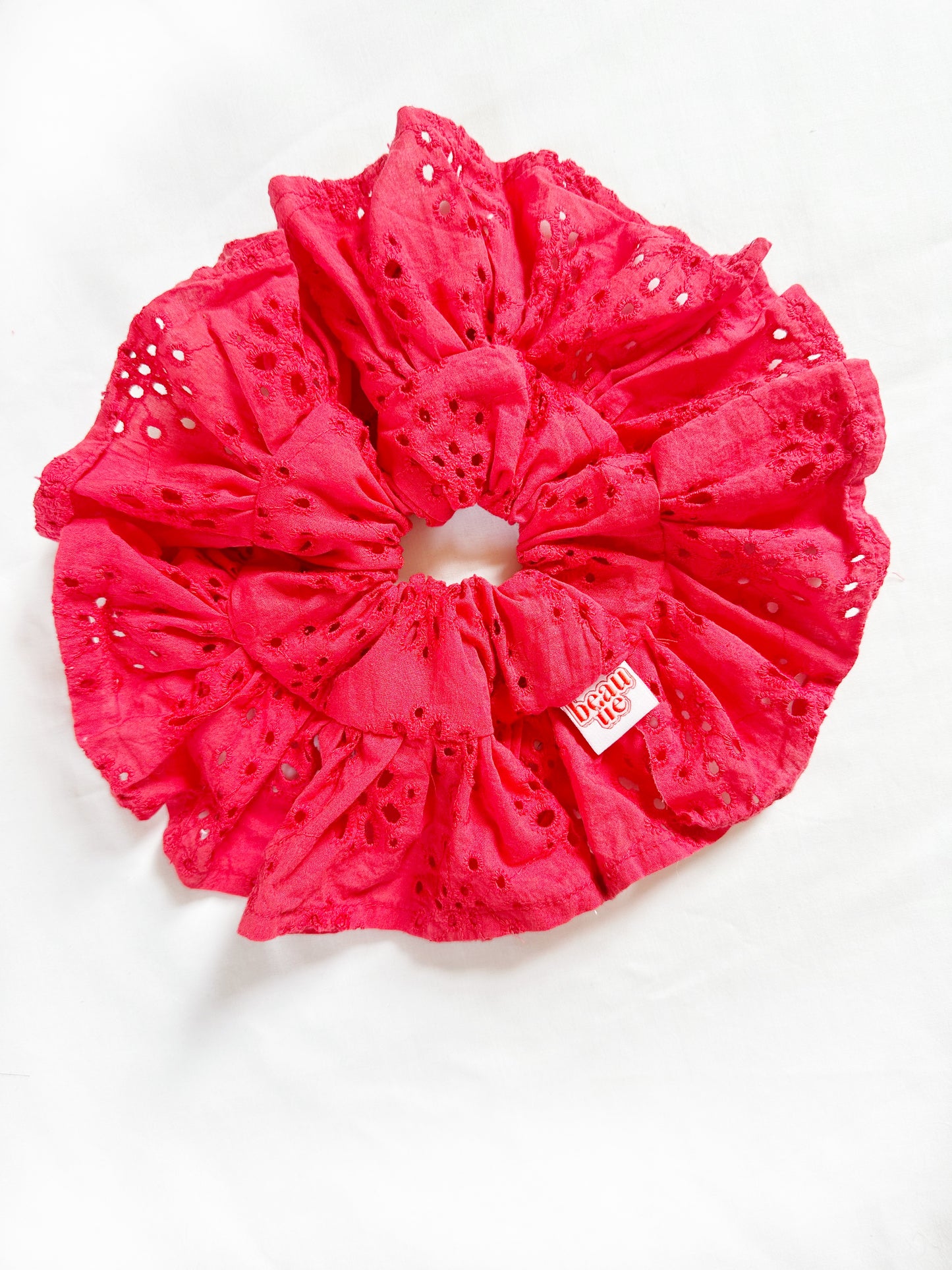 Frilly scrunchie in red Broderie Anglaise