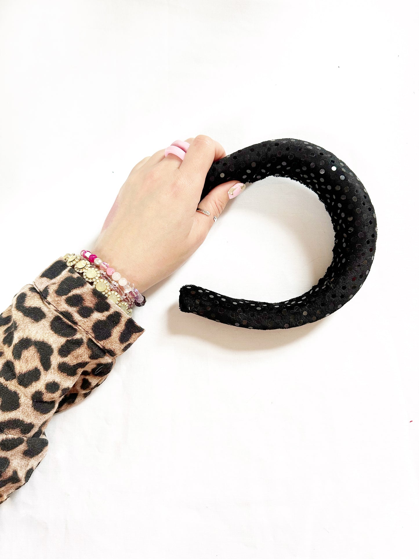 Padded Headband in black velvet sequin