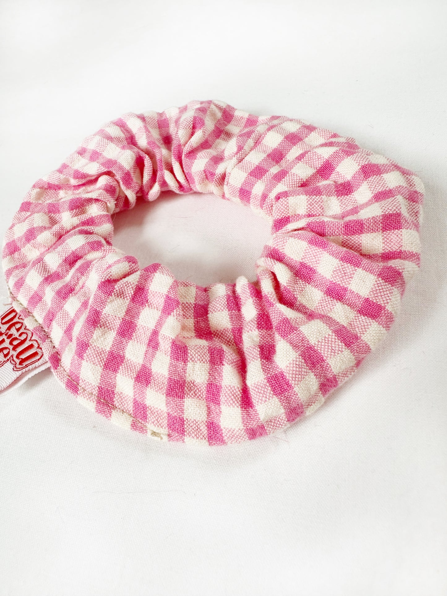 Mini scrunchie in pink gingham