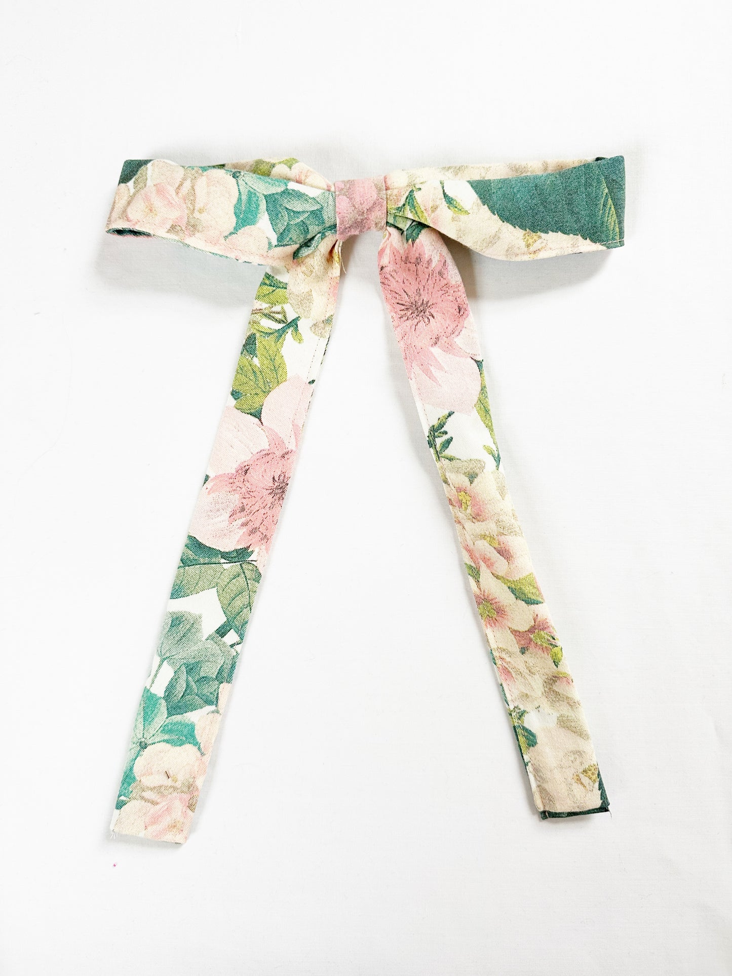 LOLA hair bow in Beatrice floral