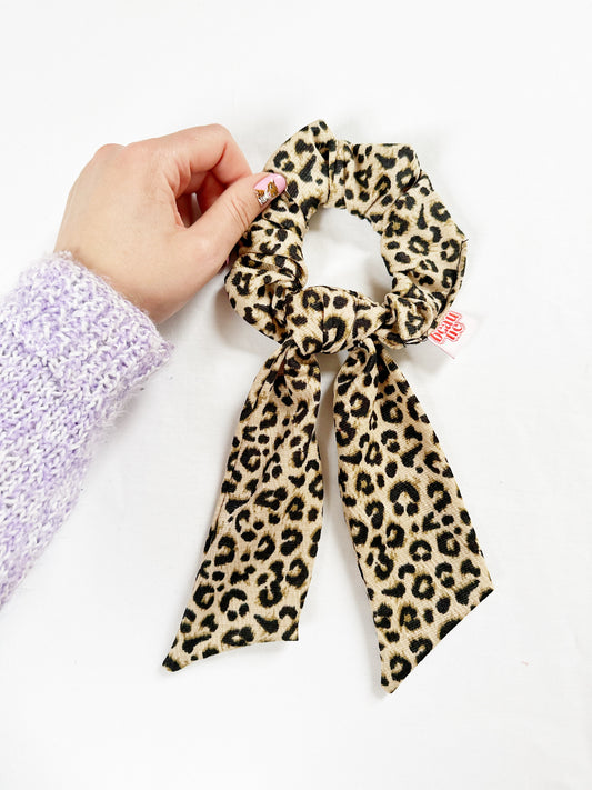 Dolly scarf scrunchie in leopard print