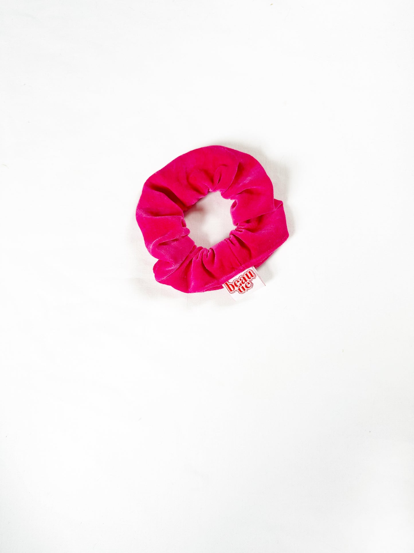 Mini scrunchie in hot pink velvet