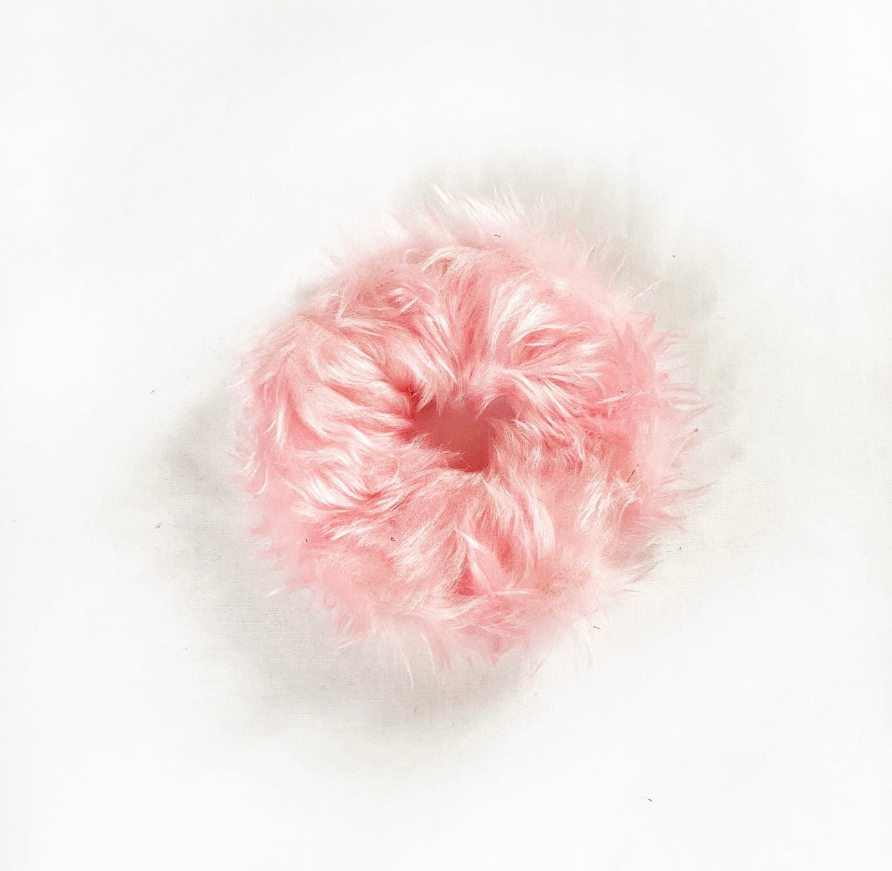 Mini Scrunchie in Snowy/Candyfloss