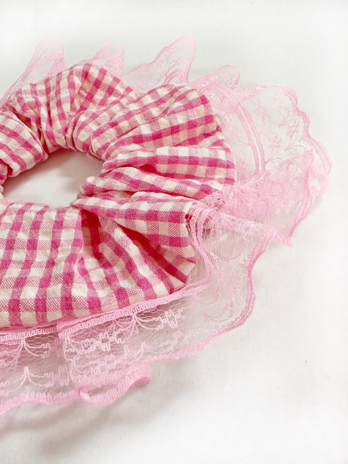 Oversized scrunchie in pink gingham