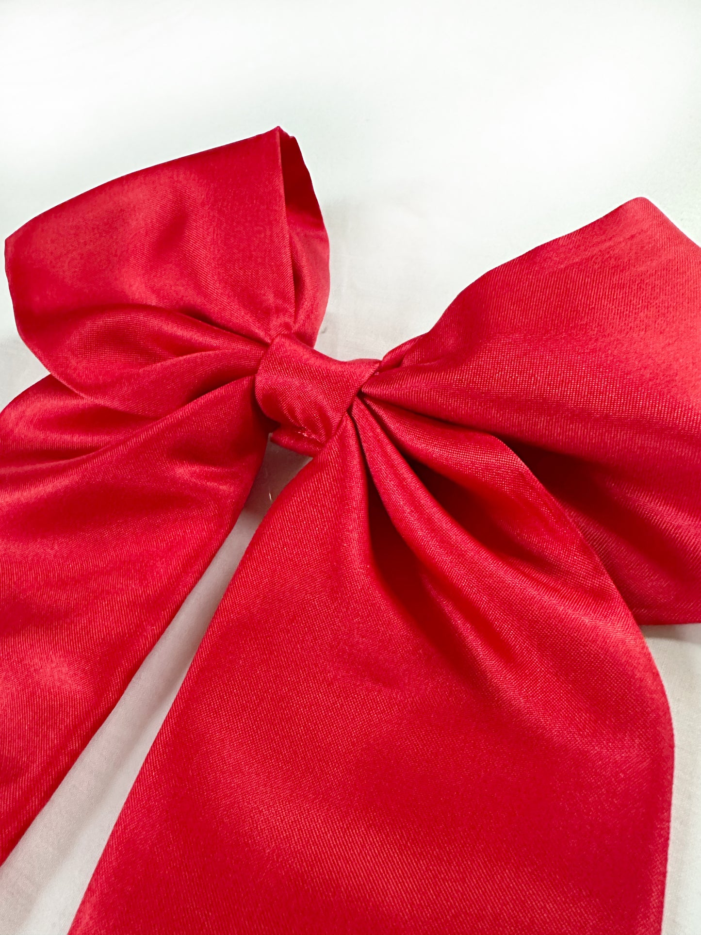 POWER Hair Bow in lipstick red silk