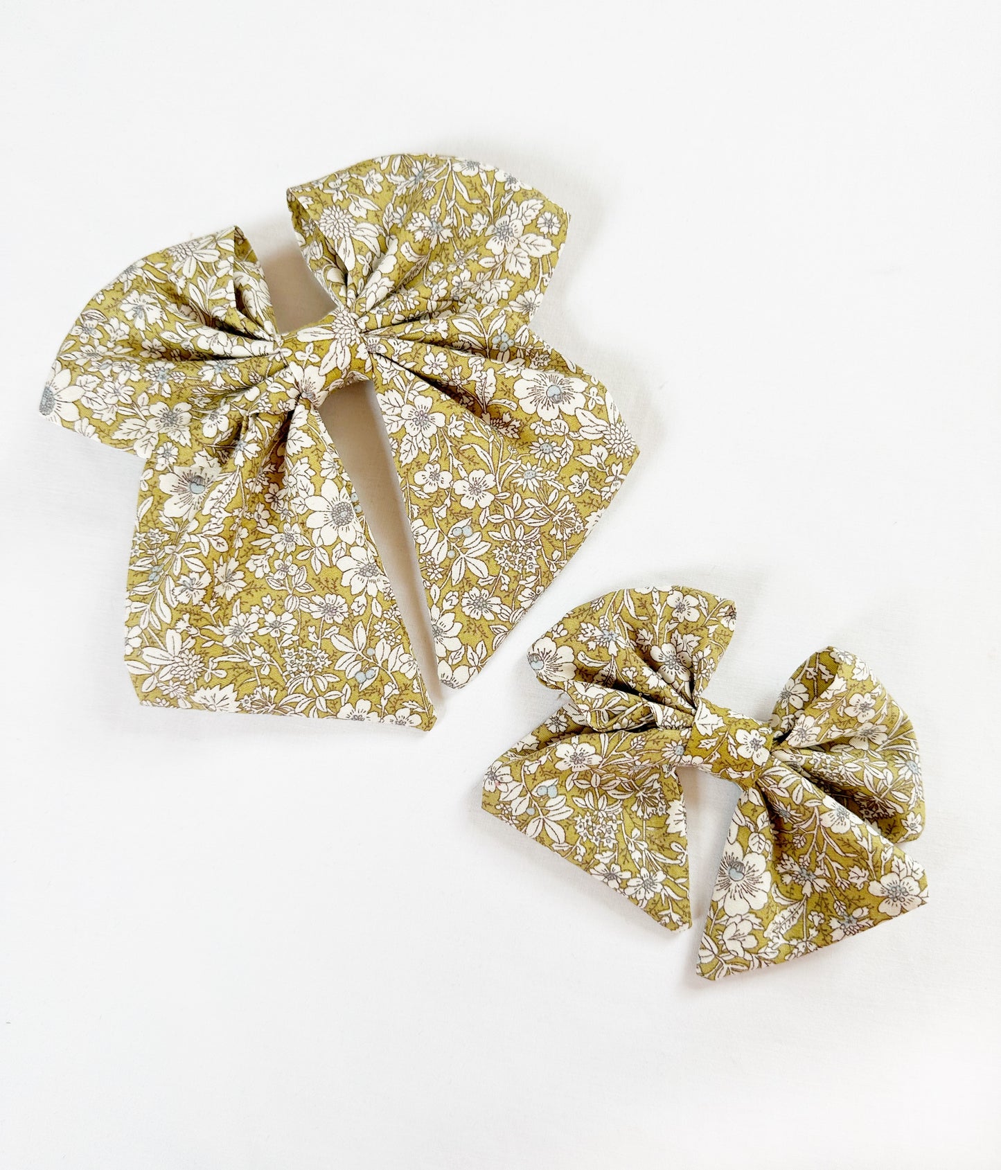 Hair Bow gift set in green meadow floral